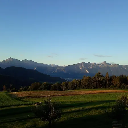 Mit Balkon Auf Bauernhof Fahrni