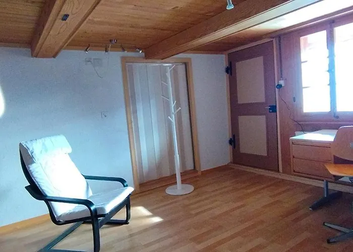 Mit Balkon Auf Bauernhof Fahrni