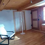 Mit Balkon Auf Bauernhof Fahrni